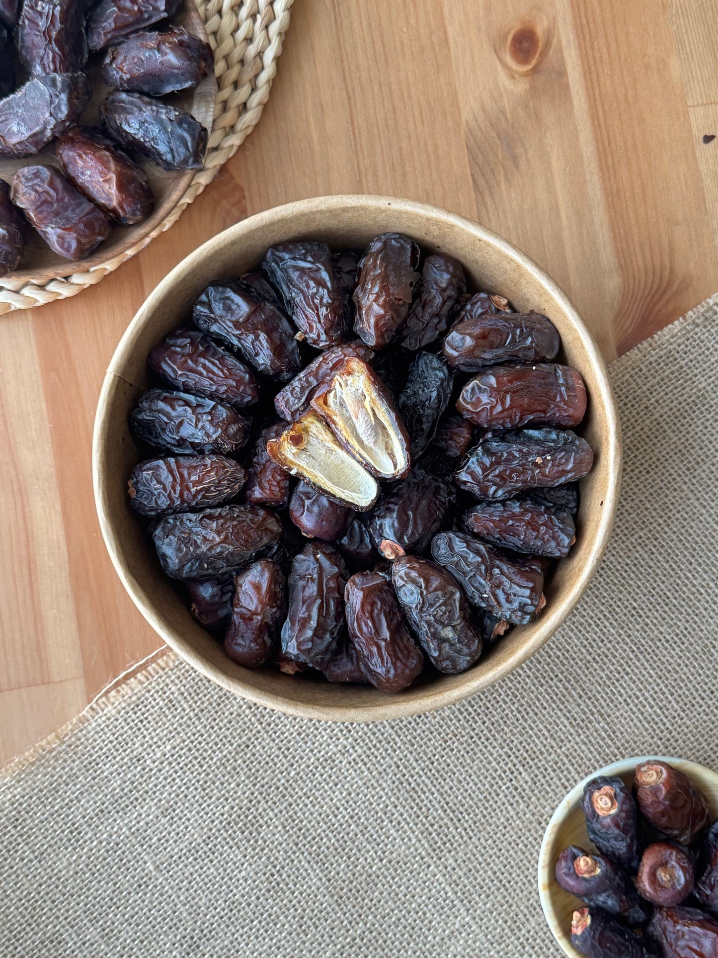 1 Kg Safawi Dates Al Madinah : Rare Delicacy, Exquisite Sweetness