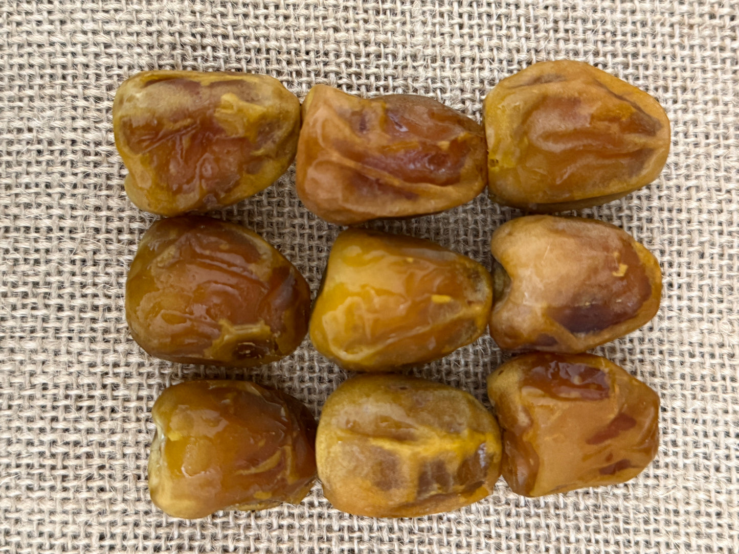 Sukari dates shown single