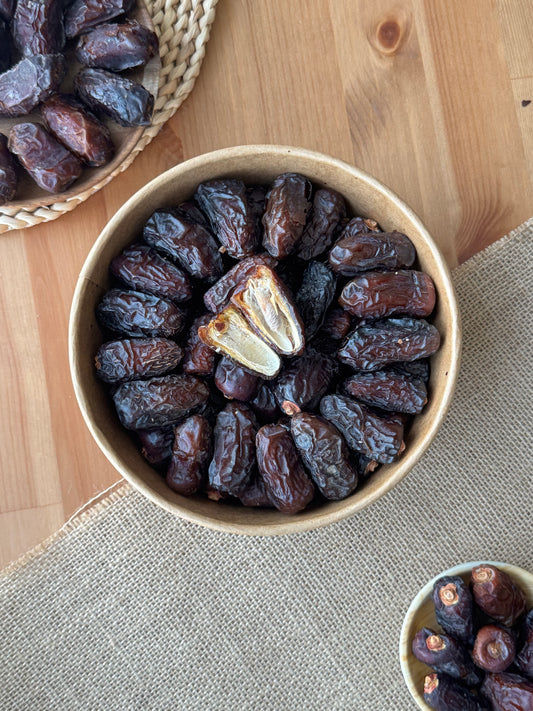 Safawi Dates Al Madinah : Rare Delicacy, Exquisite Sweetness