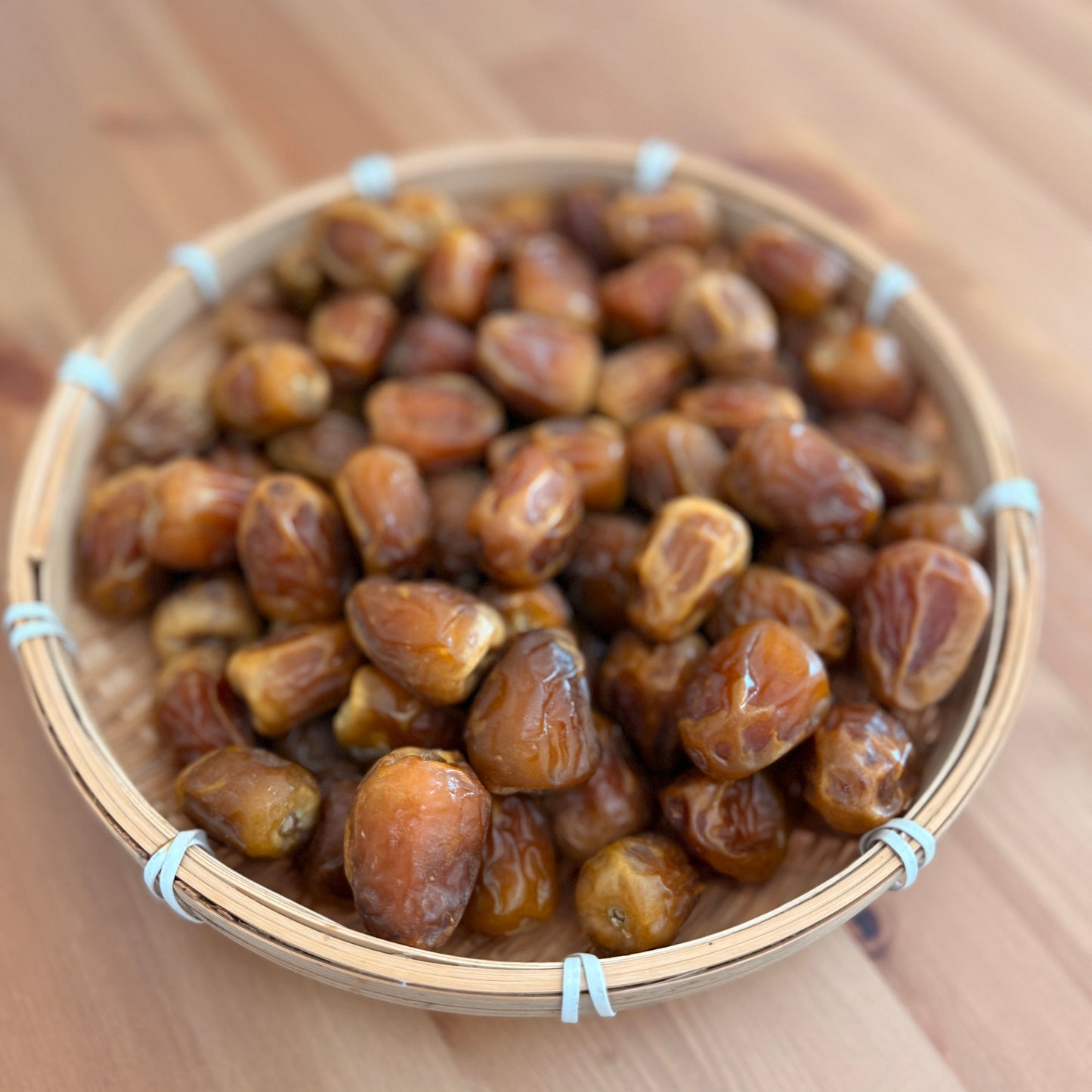 1 Kg Sukkari Dates – Fresh from Al Qassim , Saudi Arabia