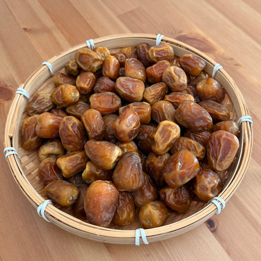 1 Kg Sukkari Dates – Fresh from Al Qassim , Saudi Arabia